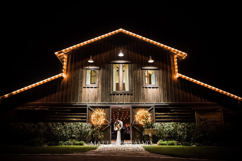 Lone Oak Barn Wedding Photography Round Rock Tx