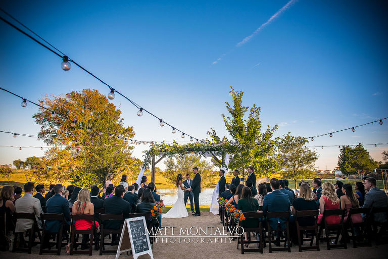 lone-oak-barn-wedding-photography