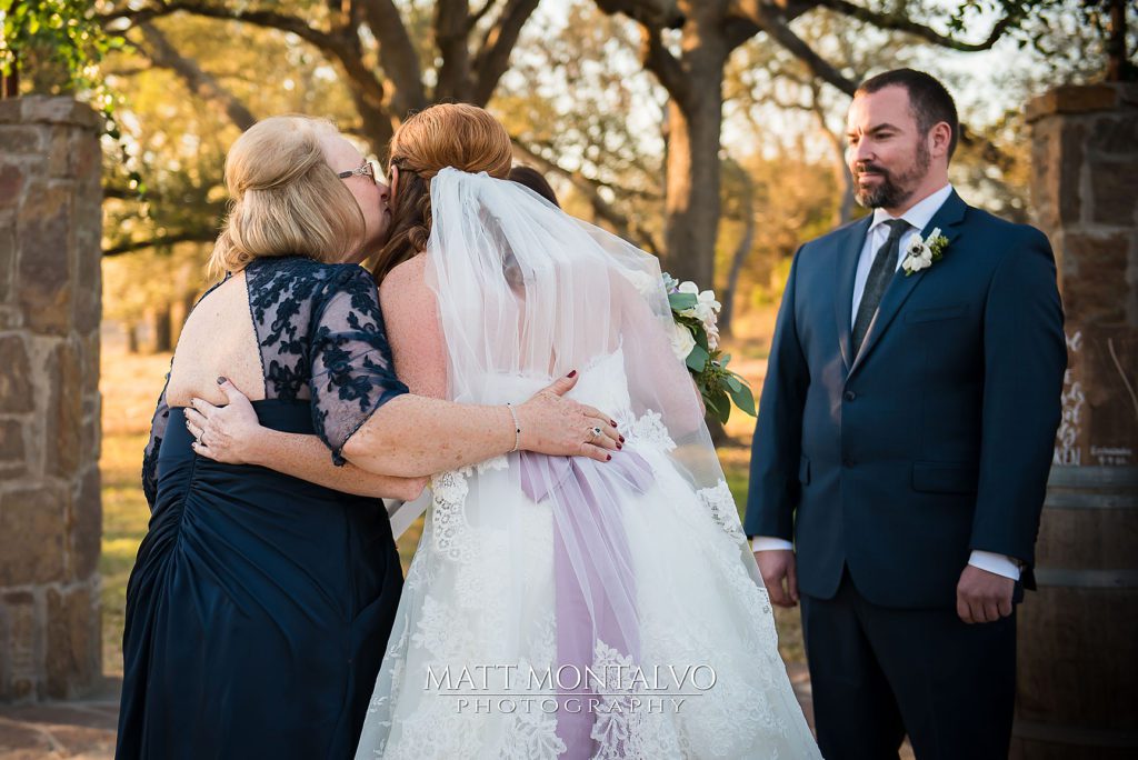 dripping springs wedding photographer